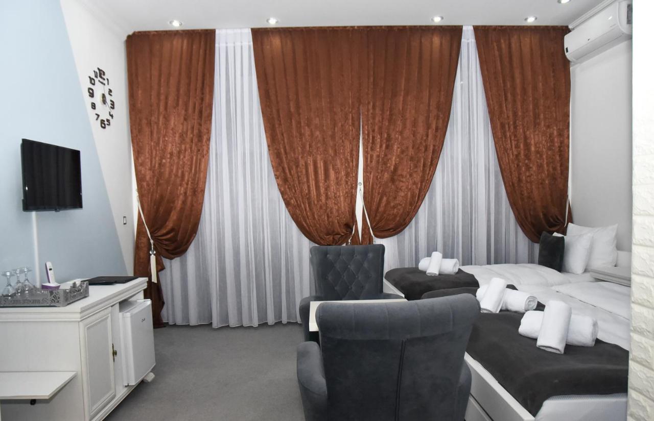 Hotel Palace ヴェリカ・クラドゥシャ エクステリア 写真