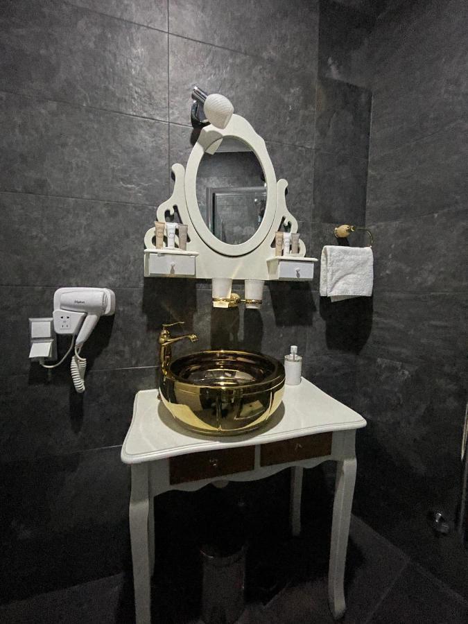 Hotel Palace ヴェリカ・クラドゥシャ エクステリア 写真